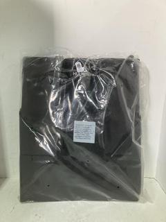 Lot 315  
            Birmingham SR108 - Parcel Delivery Only 

                
HULKEN MEDIUM BLACK SHOPPING TROLLEY ON WHEELS ORIGINAL RRP Â£109