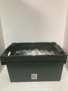Lot 344  
            Birmingham SR108 - Parcel Delivery Only 

                
BOX OF LADIES CLOTHING IN VARIOUS STYLES & SIZES