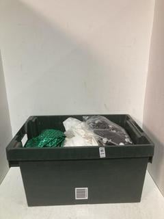 Lot 347  
            Birmingham SR108 - Parcel Delivery Only 

                
BOX OF LADIES CLOTHING IN VARIOUS STYLES & SIZES