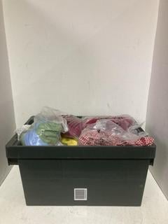Lot 348  
            Birmingham SR108 - Parcel Delivery Only 

                
BOX OF LADIES CLOTHING IN VARIOUS STYLES & SIZES