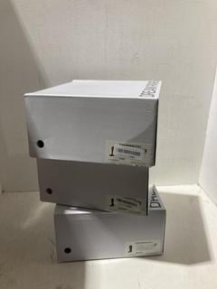 Lot 443  
            Birmingham SR108 - Parcel Delivery Only 
                
3 X WOMENS SHOES IN VARIOUS STYLES & SIZES