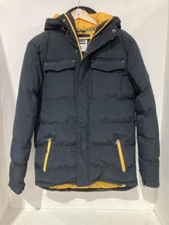 Lot 504  
            Birmingham SR108 - Parcel Delivery Only 

                
FABRIC NAVY BLUE WINTER COAT SIZE UK S