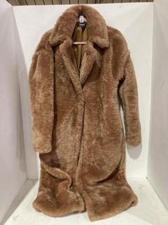 Lot 521  
            Birmingham SR108 - Parcel Delivery Only 

                
MISSGUIDED OVERSIZED FAUX FUR COAT SIZE UK 10 ORIGINAL RRP £100