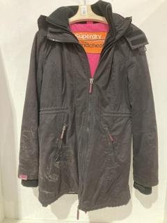 Lot 523  
            Birmingham SR108 - Parcel Delivery Only 

                
SUPERDRY WINDCHEATER JACKET SIZE M ORIGINAL RRP £100