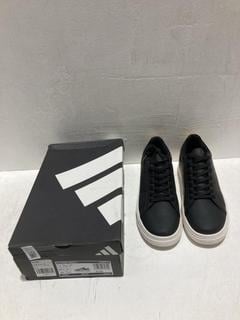 Lot 539  
            Birmingham SR108 - Parcel Delivery Only 

                
2 X ITEMS TO INCLUDE ADIDAS VL COURT BOLD J TRAINERS SIZE UK 5.5