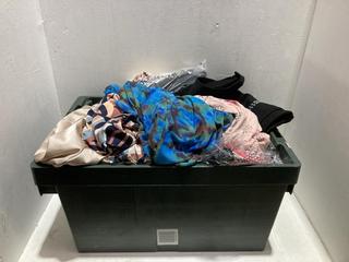 Lot 542  
            Birmingham SR108 - Parcel Delivery Only 

                
BOX OF LADIES CLOTHING IN VARIOUS STYLES & SIZES