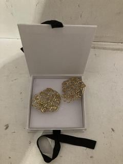 Lot 54  
            Birmingham SR108 - Parcel Delivery Only 
                
JOHN LEWIS & PARTNERS & PARTNERS DEBORAH BLYTH AMARA ROUND STUD EARRINGS GOLD ORI...