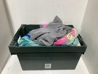 Lot 556  
            Birmingham SR108 - Parcel Delivery Only 

                
BOX OF LADIES CLOTHING IN VARIOUS STYLES & SIZES