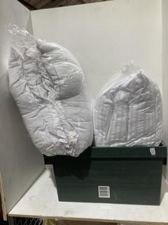 Lot 561  
            Birmingham SR108 - Parcel Delivery Only 

                
2 X ITEMS TO INCLUDE WHITE STRIPE PILLOW