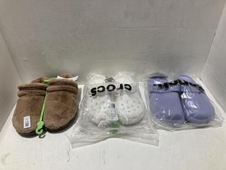 Lot 570  
            Birmingham SR108 - Parcel Delivery Only 

                
2 X ITEMS TO INCLUDE PURE WHITE CROCS SIZE UK 250MM