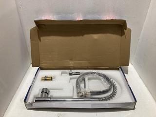 Lot 572  
            Birmingham SR108 - Parcel Delivery Only 

                
2 X CHROME FLAT HEAD SHOWER SPRAY PULL OUT TAP FAUCET