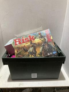 Lot 575  
            Birmingham SR108 - Parcel Delivery Only 

                
BOX OF ITEMS TO INCLUDE HASBRO GAMING RISK THE GAME OF STRATEGIC CONQUEST