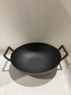 Lot 596  
            Birmingham SR108 - Parcel Delivery Only 

                
NUTRICHEF CAST IRON NON STICK PAN