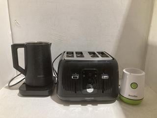 Lot 622  
            Birmingham SR108 - Parcel Delivery Only 

                
BOX OF JOHN LEWIS & PARTNERS ITEMS TO INCLUDE KENWOOD BLACK 4 SLICE TOASTER