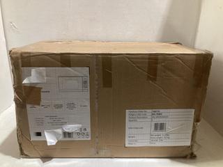 Lot 626  
            Birmingham SR108 - Parcel Delivery Only 

                
JOHN LEWIS & PARTNERS JLSM 800W MICROWAVE