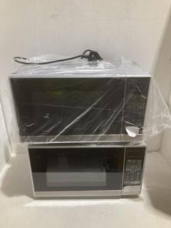 Lot 633  
            Birmingham SR108 - Parcel Delivery Only 
                
2 X JOHN LEWIS & PARTNERS JLSM 800W MICROWAVE