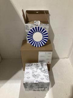 Lot 646  
            Birmingham SR108 - Parcel Delivery Only 
                
4 X JOHN LEWIS & PARTNERS ITEMS TO INCLUDE SPODE ENGLAND 2 PLATE SET