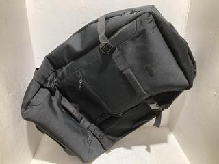 Lot 655  
            Birmingham SR108 - Parcel Delivery Only 

                
JOHN LEWIS & PARTNERS LARGE SOFT SHELL BLACK SUITCASE