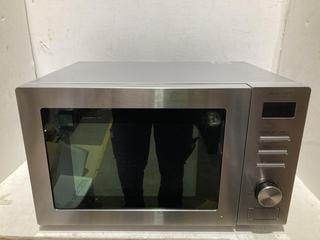 Lot 659  
            Birmingham SR108 - Parcel Delivery Only 

                
JOHN LEWIS & PARTNERS LARGE MICROWAVE