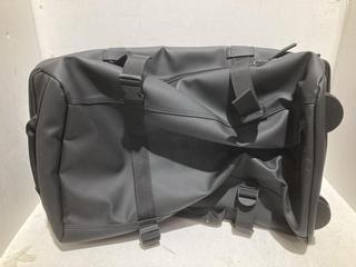 Lot 662  
            Birmingham SR108 - Parcel Delivery Only 

                
JOHN LEWIS & PARTNERS BLACK HARDSHELL SUITCASE