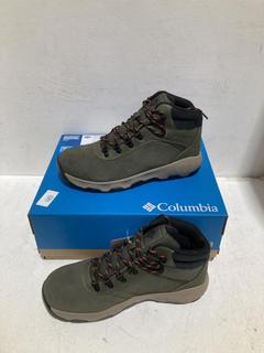 Lot 668  
            Birmingham SR108 - Parcel Delivery Only 

                
JOHN LEWIS & PARTNERS COLUMBIA MENS NEWTON WANDER TRAINERS SIZE UK 9