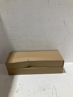 Lot 710  
            Birmingham SR108 - Parcel Delivery Only 
                
2 X CHROME TOILET ROLL HOLDER