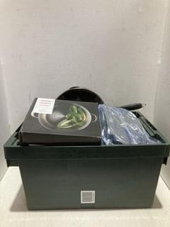Lot 753  
            Birmingham SR108 - Parcel Delivery Only 
                
BOX OF JOHN LEWIS & PARTNERS ITEMS TO INCLUDE NON STICK FRYING PAN