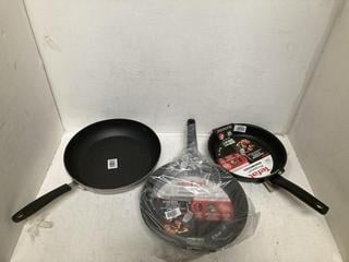 Lot 806  
            Birmingham SR108 - Parcel Delivery Only 

                
3 X JOHN LEWIS ITEMS TO INCLUDE TEFAL PROTECH FRYING PAN