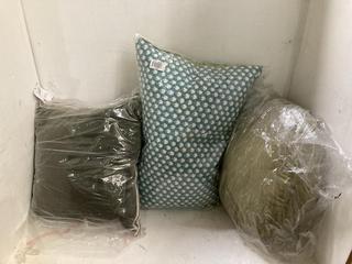 Lot 810  
            Birmingham SR108 - Parcel Delivery Only 

                
BOX OF JOHN LEWIS & PARTNERS ITEMS TO INCLUDE GREEN ROUND FIBRE CUSHION