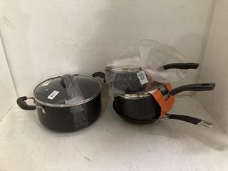 Lot 811  
            Birmingham SR108 - Parcel Delivery Only 

                
4 X JOHN LEWIS & PARTNERS ITEMS TO INCLUDE ANYDAY ALUMINUM PAN WITH LID