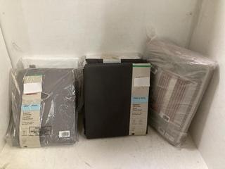 Lot 813  
            Birmingham SR108 - Parcel Delivery Only 

                
BOX OF JOHN LEWIS & PARTNERS ITEMS TO INCLUDE PENCIL PLEAT CURTAINS IN PINK