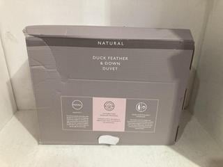 Lot 827  
            Birmingham SR108 - Parcel Delivery Only 

                
JOHN LEWIS & PARTNERS NATURAL DUCK FEATHER & DOWN DUVET (DOUBLE 200 X 200CM 4.5 TOG)