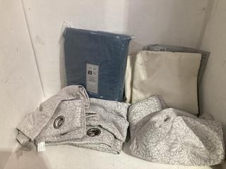 Lot 828  
            Birmingham SR108 - Parcel Delivery Only 

                
BOX OF JOHN LEWIS & PARTNERS ITEMS TO INCLUDE PURPLE LARGE BEDROOM CURTAINS