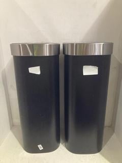 Lot 829  
            Birmingham SR108 - Parcel Delivery Only 

                
2 X JOHN LEWIS ITEMS TO INCLUDE SLIM BLACK BIN