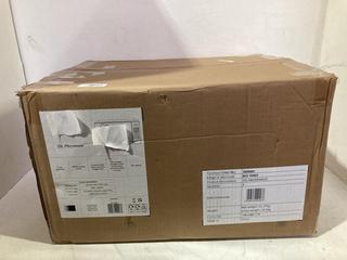 Lot 855  
            Birmingham SR108 - Parcel Delivery Only 
                
JOHN LEWIS & PARTHNERS 20L MICROWAVE