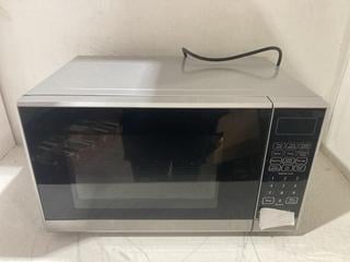 Lot 860  
            Birmingham SR108 - Parcel Delivery Only 
                
JOHN LEWIS & PARTNER JLSM 800W MICROWAVE
