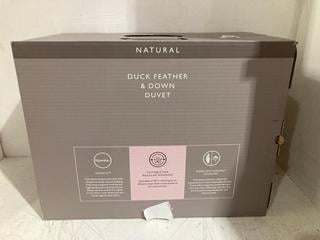 Lot 871  
            Birmingham SR108 - Parcel Delivery Only 
                
JOHN LEWIS & PARTNERS DUCK FEATHER & DOWN DUVET 200 X 200 CM