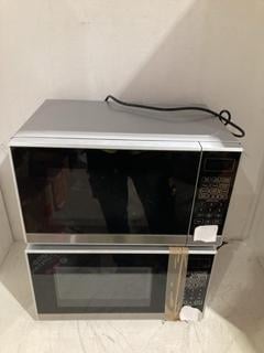 Lot 874  
            Birmingham SR108 - Parcel Delivery Only 
                
2 X JOHN LEWIS & PARTNERS ITEMS TO INCLUDE CATER PRO 250 SET PLASTIC FOOD CONTAIN...