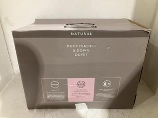 Lot 883  
            Birmingham SR108 - Parcel Delivery Only 
                
JOHN LEWIS & PARTNERS DUCK FEATHER & DOWN DUVET 200 X 200 CM