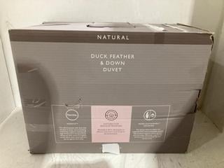 Lot 884  
            Birmingham SR108 - Parcel Delivery Only 
                
JOHN LEWIS & PARTNERS DUCK FEATHER & DOWN DUVET 200 X 200 CM