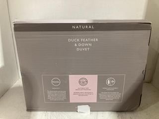 Lot 885  
            Birmingham SR108 - Parcel Delivery Only 
                
JOHN LEWIS & PARTNERS DUCK FEATHER & DOWN DUVET 225 X 220CM