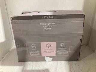 Lot 887  
            Birmingham SR108 - Parcel Delivery Only 
                
JOHN LEWIS & PARTNERS DUCK FEATHER & DOWN DUVET 200 X 200 CM