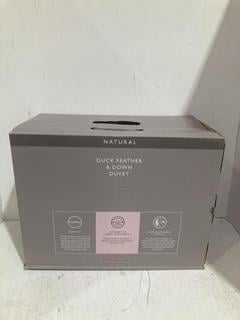 Lot 891  
            Birmingham SR108 - Parcel Delivery Only 
                
JOHN LEWIS & PARTNERS DUCK FEATHER & DOWN DUVET 200 X 200 CM