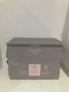 Lot 909  
            Birmingham SR108 - Parcel Delivery Only 
                
JOHN LEWIS & PARTNERS DUCK FEATHER & DOWN DUVET 200 X 200 CM