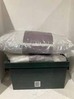 Lot 968  
            Birmingham SR108 - Parcel Delivery Only 
                
BOX OF JOHN LEWIS & PARTNERS ITEMS TO INCLUDE WHITE COTTON PILLOW