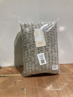 Lot 127  
            Birmingham - Collection Only 

                
DAVID PHILLIPS HOME ARVO BOUCLE THROW IN BEIGE 130CM X 180CM RRP £26