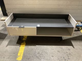 Lot 38  
            Birmingham - Collection or Delivery 

                
DAVID PHILLIPS ORIENT LOW MEDIA UNIT IN GREY/BLACK RRP £129