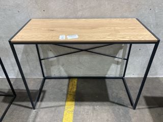 Lot 43  
            Birmingham - Collection or Delivery 

                
DAVID PHILLIPS SWINLEY DESK IN OAK/BLACK RRP £85