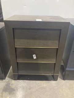 Lot 61  
            Birmingham - Collection or Delivery 

                
DAVID PHILLIPS RADWAY 3 DRAWER BEDSIDE TABLE IN CHOCOLATE RRP £338
