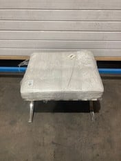 Lot 6  
            Birmingham - Collection or Delivery 

                
DAVID PHILLIPS BARC STOOL IN BRILLIANT WHITE RRP £103